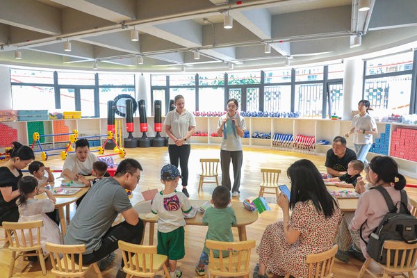科發(fā)幼兒園召開外方園長家長見面會(huì)